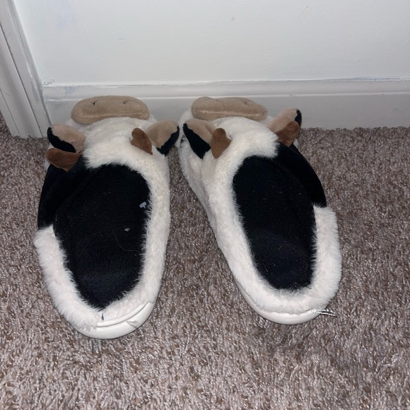 Amazon Slippers - Picture 2 of 3